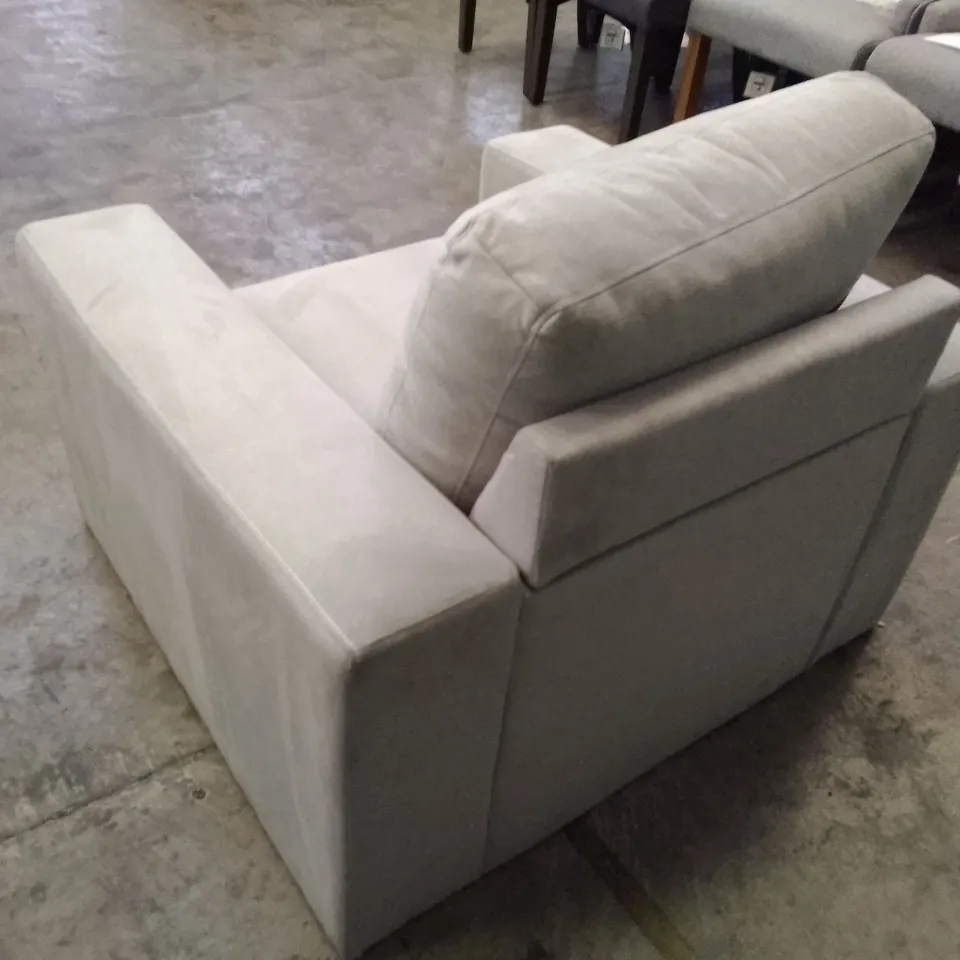 QUALITY DESIGNER ARMCHAIR - LIGHT GREY FABRIC