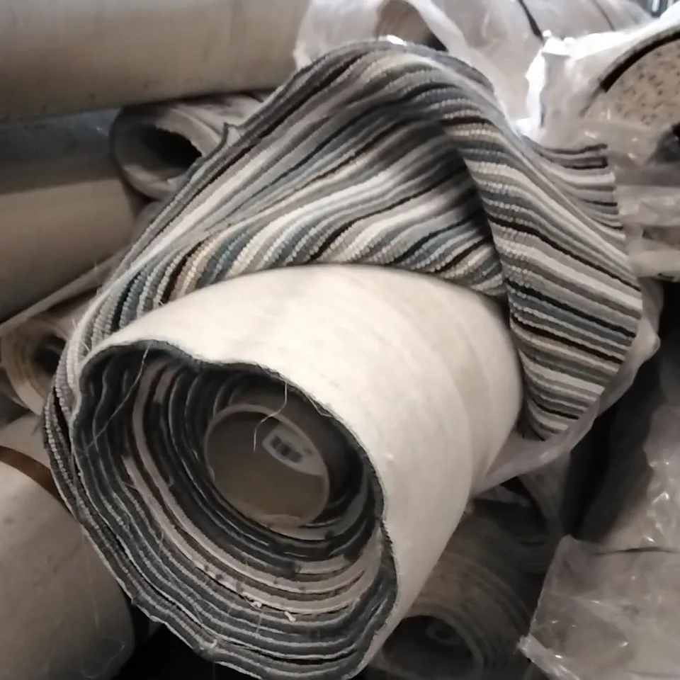 ROLL OF QUALITY DECO CANDY STRIPE - SHORELINE // APPROX SIZE: 5 X 7.1m