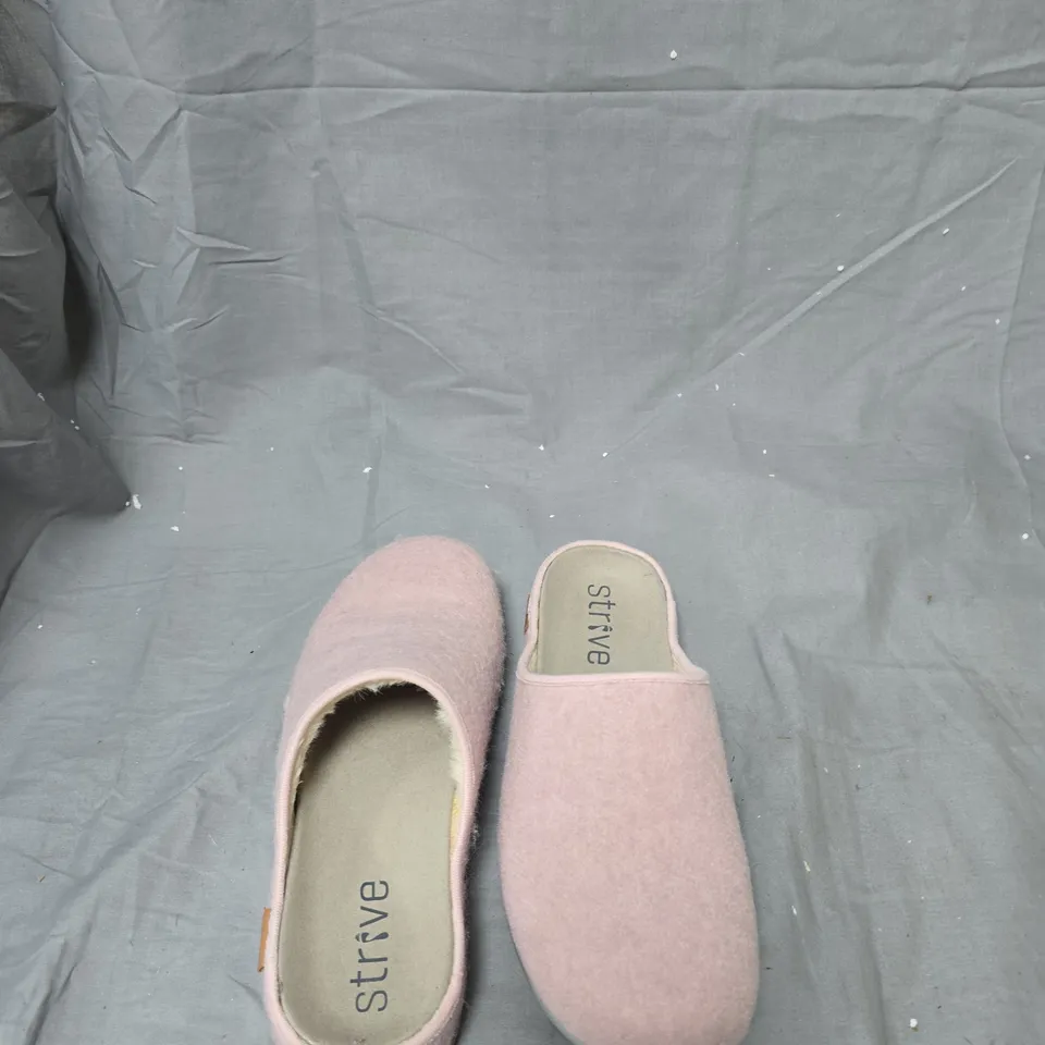 STRIVE WOMEN'S PINK SLIPPERS – UK SIZE 7