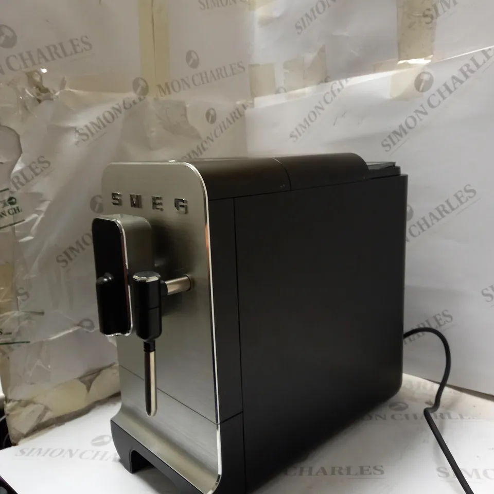 SMEG BEAN TO CUP COFFEE MACHINE 