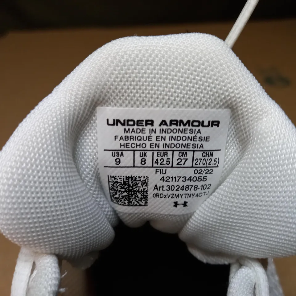 UNDER ARMOUR WHITE TRAINERS - SIZE 8UK
