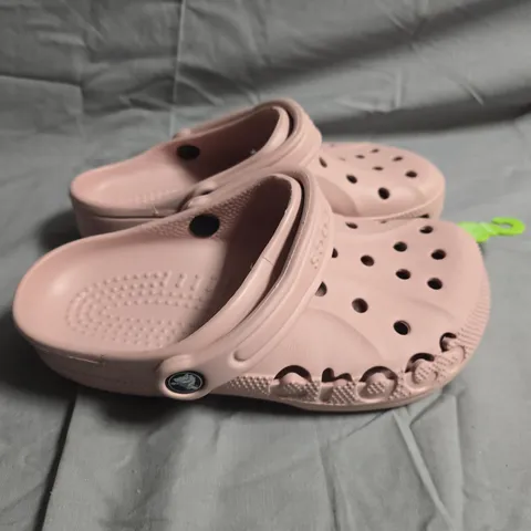 UNBOXED PAIR OF CROC CLOGS - UK SIZE M4/ W6