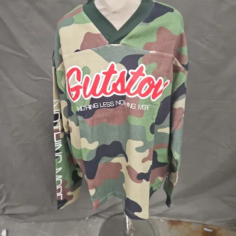 GUTSTON LONG SLEEVE TOP IN GREEN CAMO SIZE M