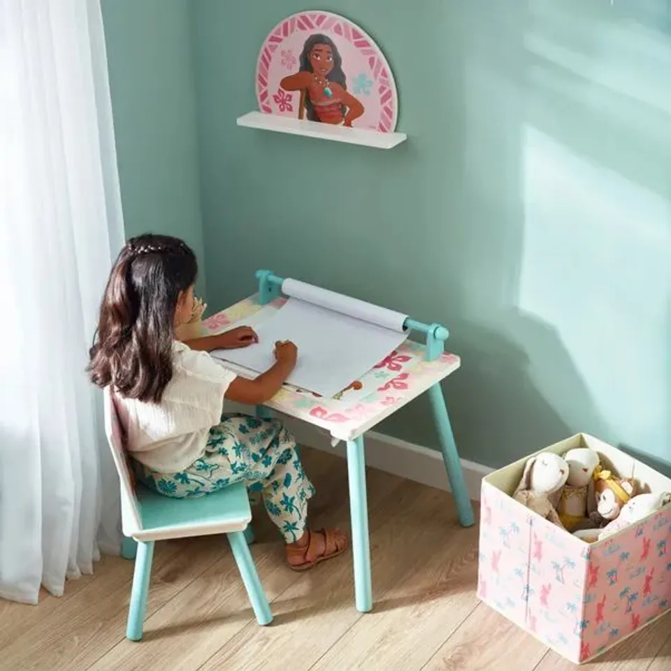 BOXED DISNEY MOANA KIDS TABLE AND CHAIR SET (1 BOX)
