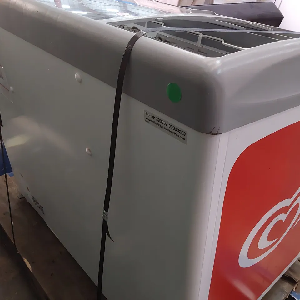 MEDIUM WALL'S ICE CREAM CHEST FREEZER