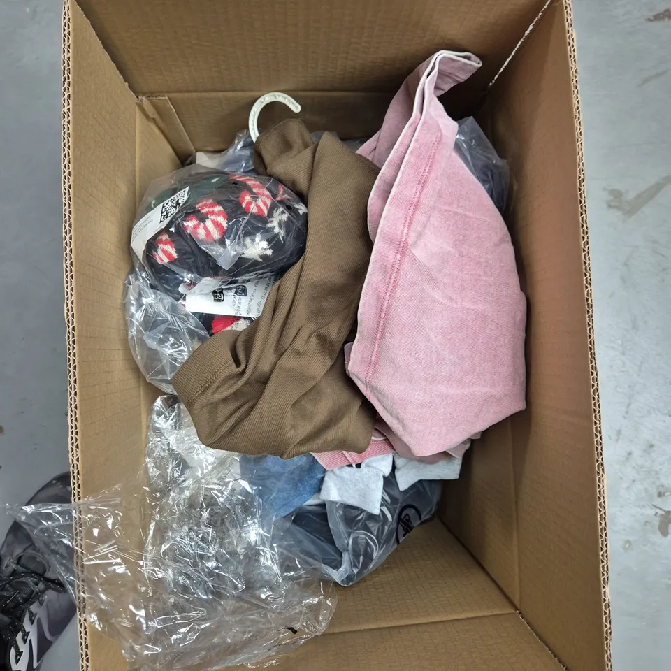 MEDIUM BOX OF ASSORTED KIDS CLOTHING ITEMS IN VARIOUS COLORS, SIZES AND STYLES