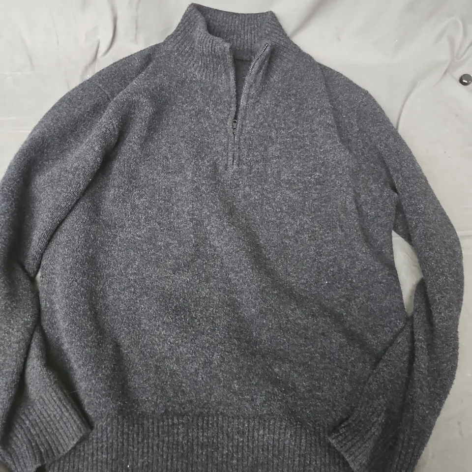 UNIQLO MEN'S CHARCOAL KNIT HALF- ZIP SWEATER, SIZE M (UK MEDIUM)
