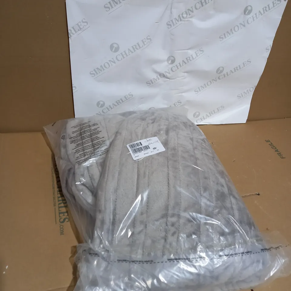 COZEE HOME HEATED PLUSH WASHABLE THROW - SILVER GREY