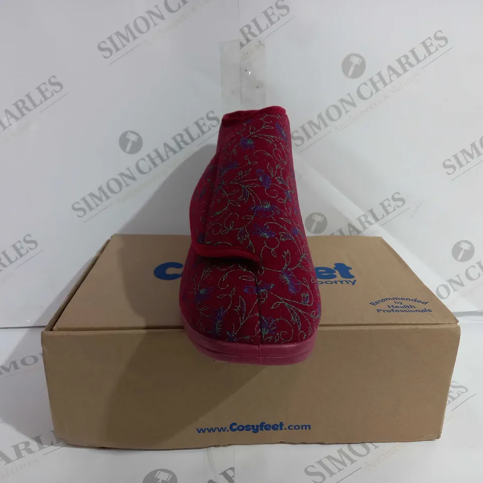 BOXED COSYFEET EXTRA ROOMY TALL SLIPPERS - UK 8