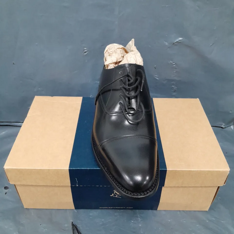 BOXED PAIR OF CHARLES TYRWHITT BLACK LEATHER OXFORD SHOES - 8.5