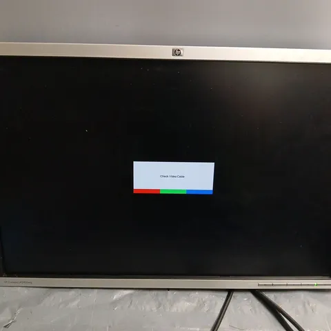 HP LA2405WG 24"