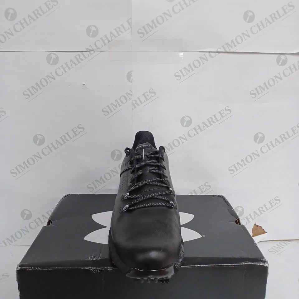 UNDER AMOUR HOVR DRIVE 2 WIDE IN BLACK - UK 9.5