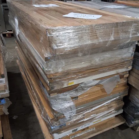 PALLET CONTAINING APPROXIMATELY 30 ASSORTED INTERNAL DOORS
