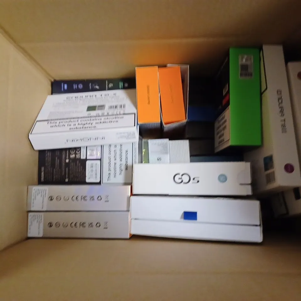APPROXIMATELY 20 VAPES & E-CIGARETTES TO INCLUDE VAPORESSO LUXE KR MAX, ENDURA T18-X, GEMM N80W STARTER KIT, ETC
