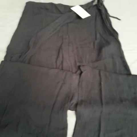 URBAN OUTFITTERS WRAP SKIRT TROUSERS IN BLACK - L