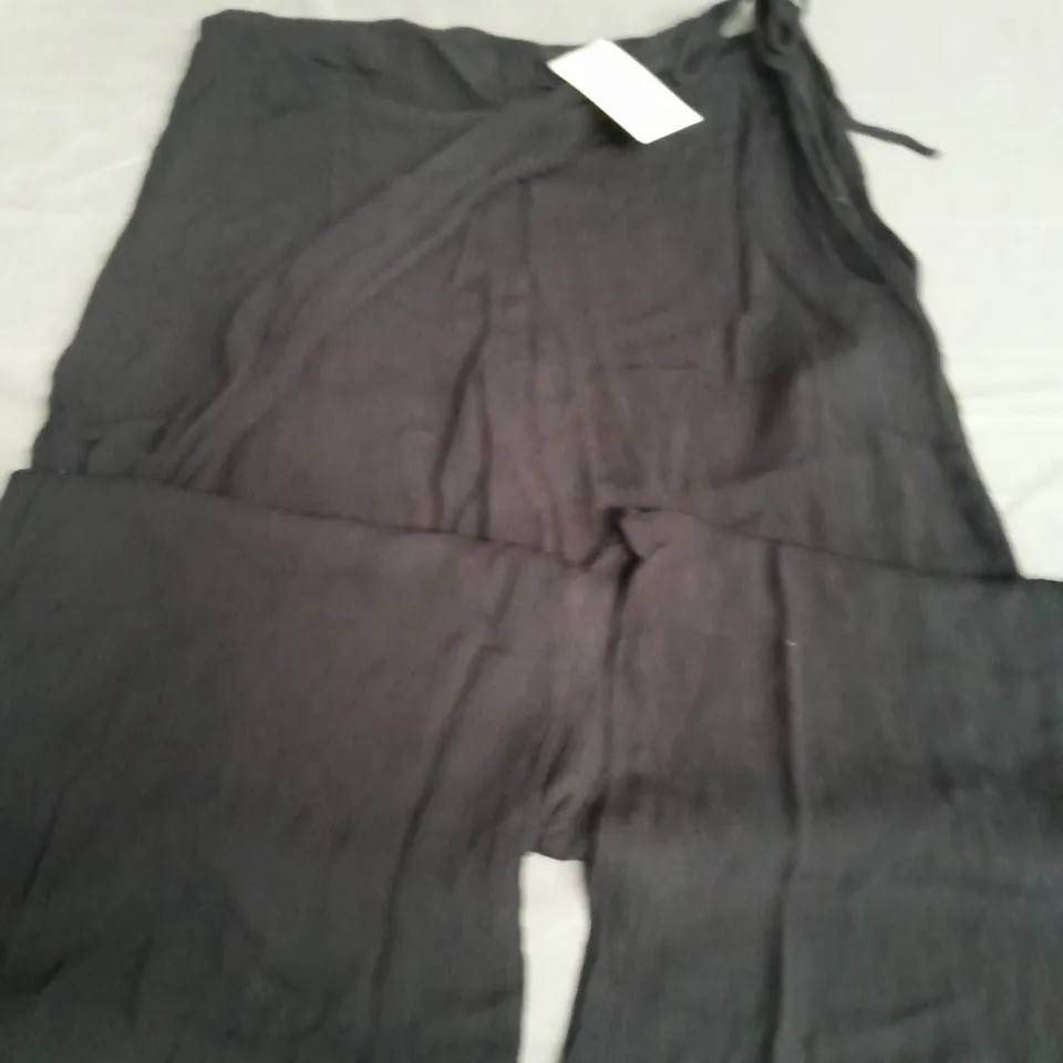 URBAN OUTFITTERS WRAP SKIRT TROUSERS IN BLACK - L