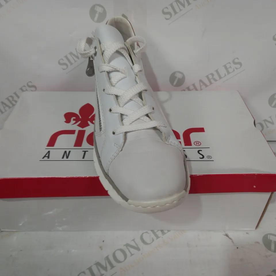 BOXED PAIR OF RIEKER SHOES IN WHITE/METALLIC ROSE GOLD EU SIZE 40