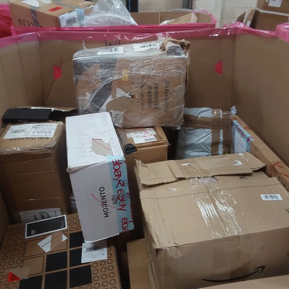 PALLET OF ASSORTED ITEMS INCLUDING: SPOT & STAIN DEEP CLEANER, GARDEN PUMP, CEILING FAN LIGHT, INTELLIGENT ECO FISH TANK, TOILET SEAT WITH FRAME ECT