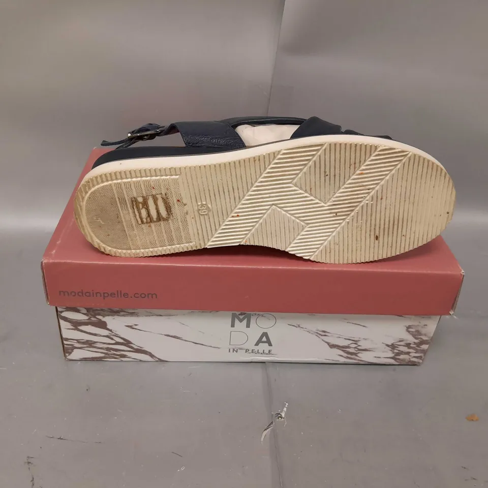 BOXED MODA IN PELLE OLANNA SANDAL SIZE 6