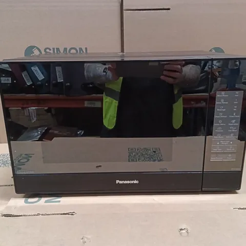 BOXED PANASONIC NN-ST46KBBPQ 32 LITRE MICROWAVE - BLACK