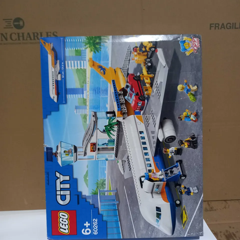 PASSENGER AIRPLANE LEGO SET