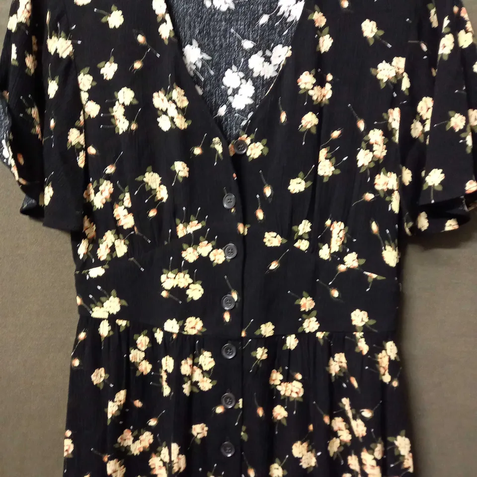 DUSK MINI ROSE BUTTOON DRESS IN YELLOW/BLACK - SIZE 6