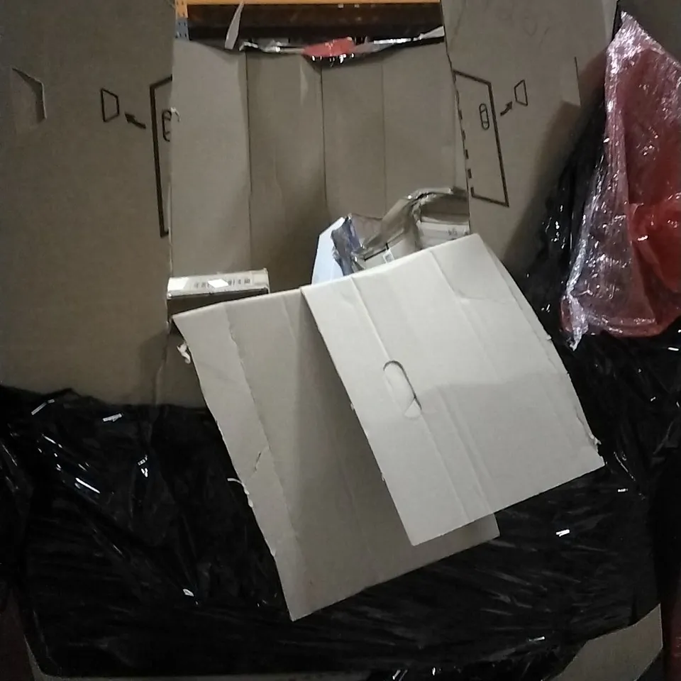 PALLET OF HOUSEHOLD ITEMS TO INCLUDE CHEST OF DRAWERS, KLASK MAGNETIC TOY GAME,RECORD PLAYER AND OTHER ASSORTED ITEMS...