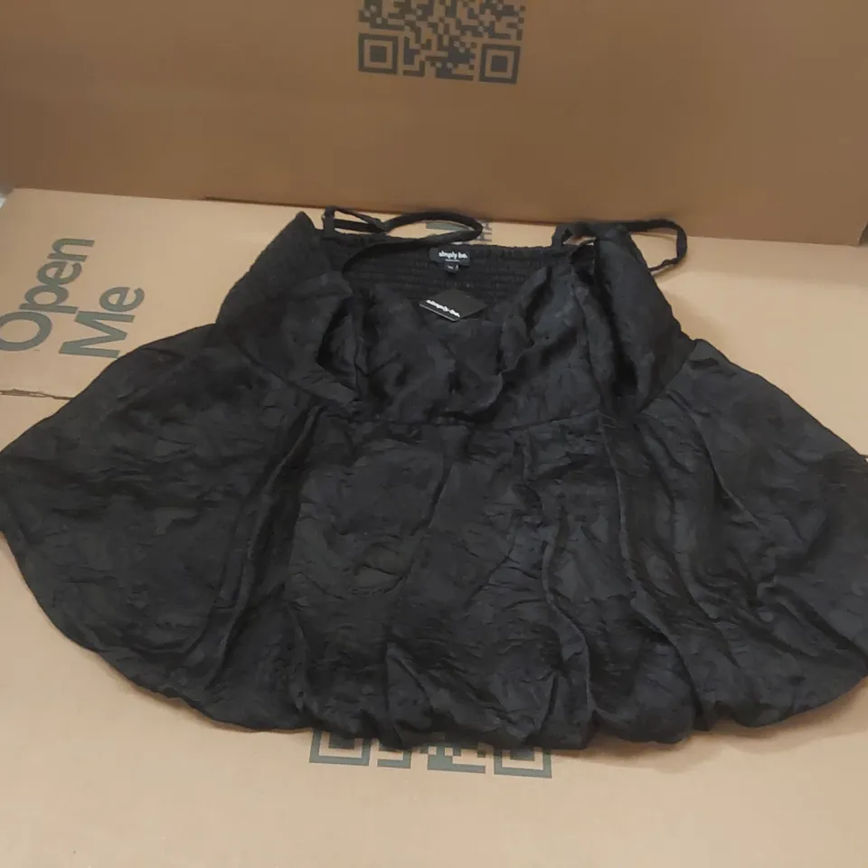 BOX CONTAINING APPROXIMATELY 17x BRAND NEW SIMPLY BE BLACK JACQUARD CAMI TOPS
