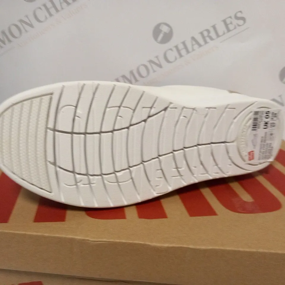 BOXED FITFLOP RALLY METALLIC BACK LEATHER STRAP SNEAKERS SIZE 5