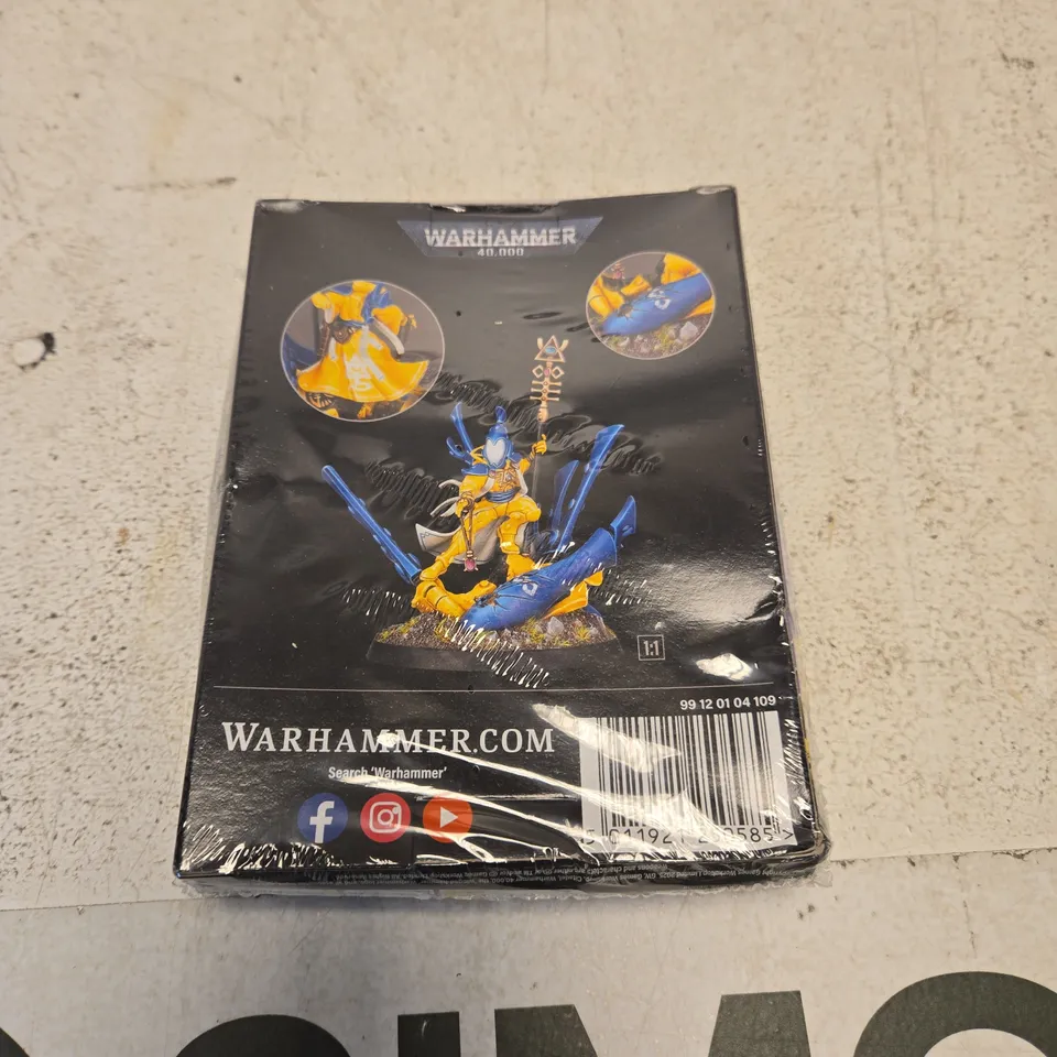 WARHAMMER 40,000 BOXED MINIATURE SET (WARHAMMER)