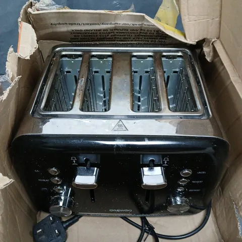 DAEWOO 4 SLICE TOASTER 