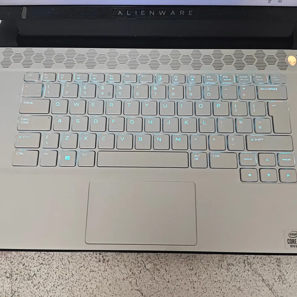 BOXED ALIENWARE M3 15 INTEL I7 10TH GEN 512GB LAPTOP IN WHITE - P87F