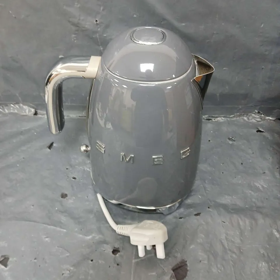 BOXED SMEG 50S RETRO STYLE JUG KETTLE