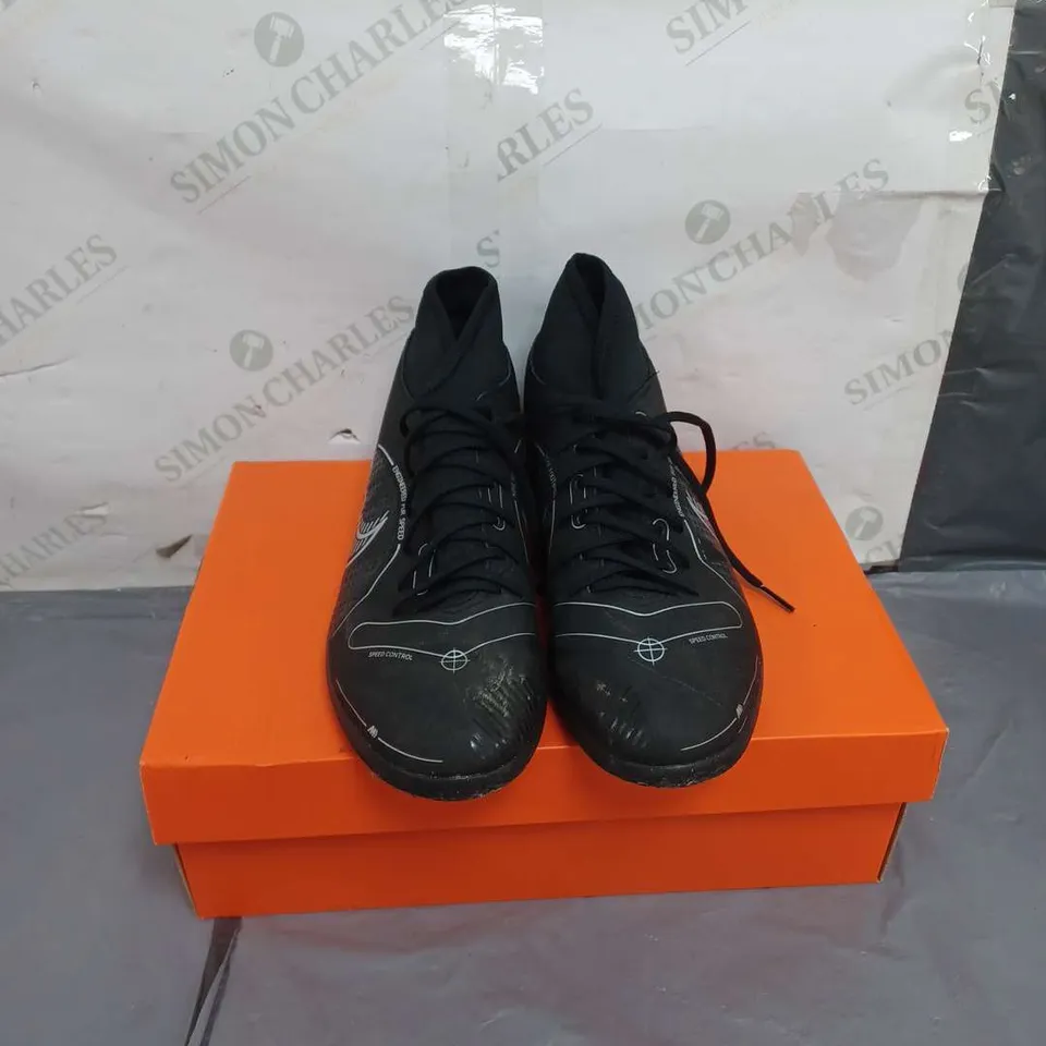 BOXED NIKE FOOTBALL MENS SPEED CONTROL RUNNING SHOES BLACK SIZE UK 9