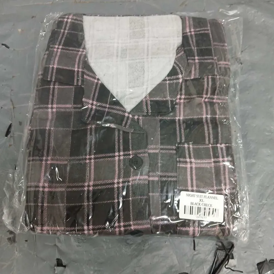 BOX OF APROX 30 FLANNEL SHIRT IN BLACK CHECK SIZE XL - collection only 
