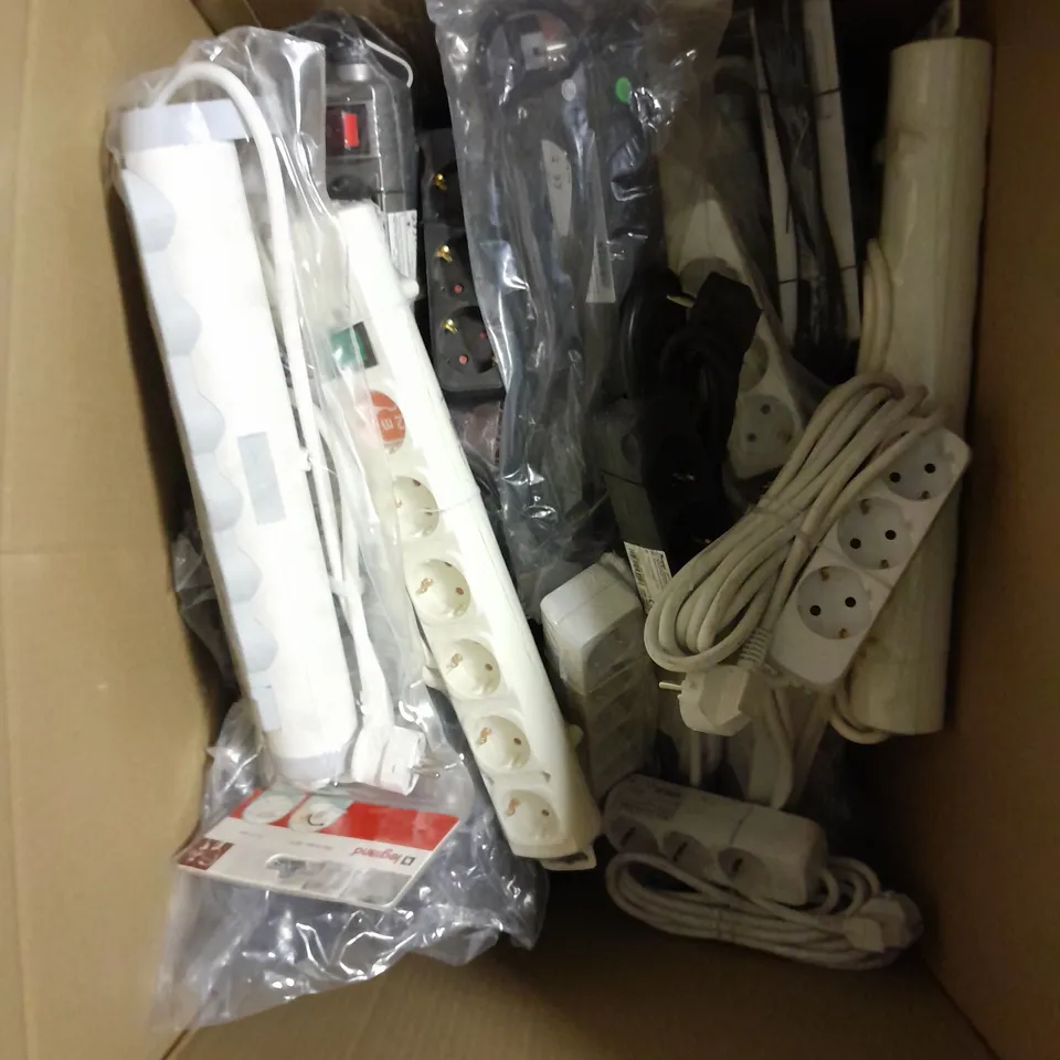 APPROXIMATELY 30 ASSORTED EUROPEAN POWER SUPPLIES & EXTENSION CABLES - COLLECTION ONLY 
