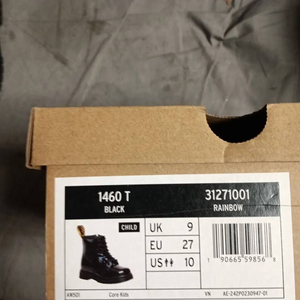 DR. MARTENS RAINBOW 1460T KIDS BOOTS – BLACK PATENT, UK 9 (EU 27, US 10)