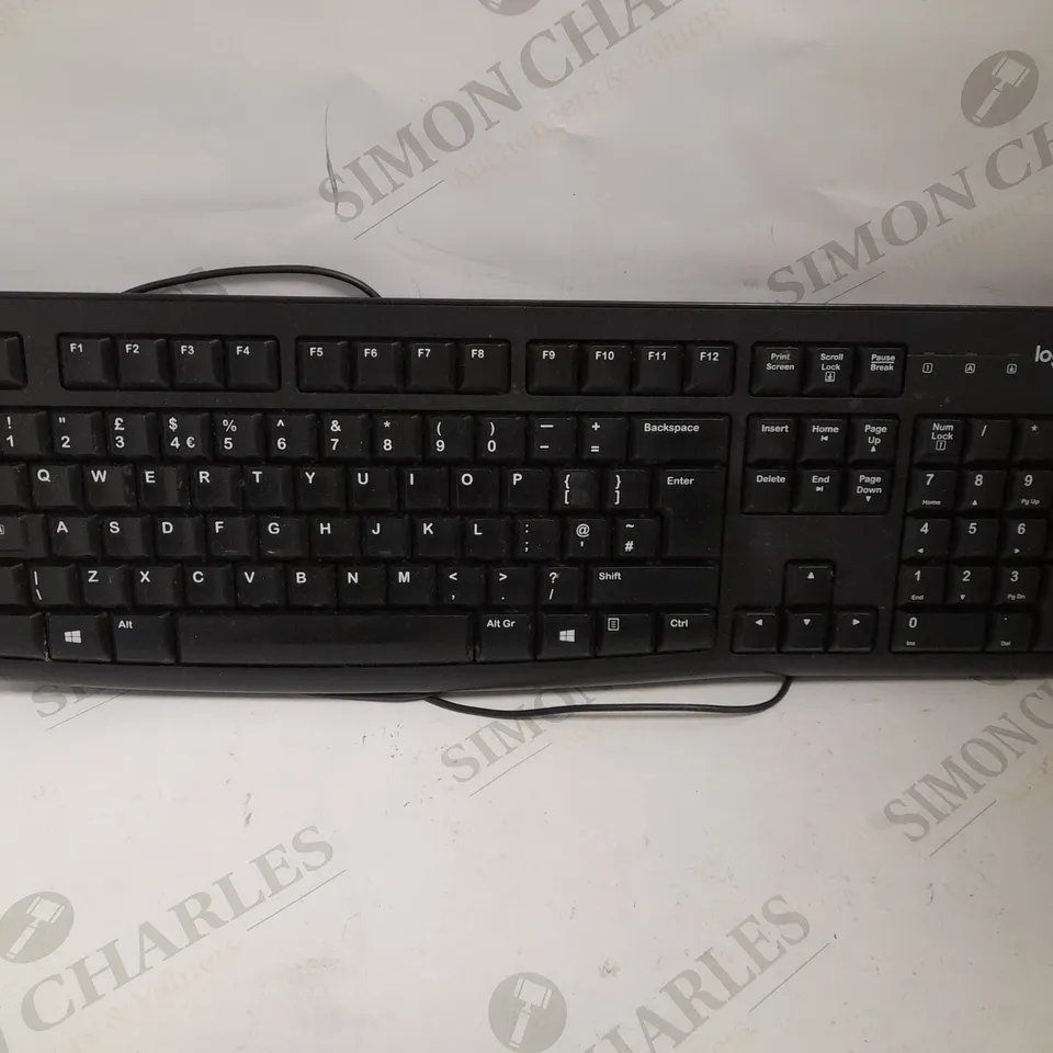 BOX OF APPROXIMATELY 15 ASSORTED KEYBOARDS OF VARYING MODELS TO CONTAIN LOGITECH, HP ETC