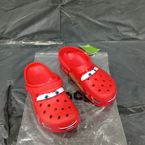 BAGGED PAIR OF CROCS MCQUEEN CLOG UK M5/W6 