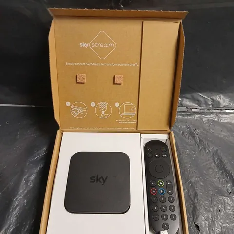 SKY STREAM STREAMING BOX WITH REMOTE