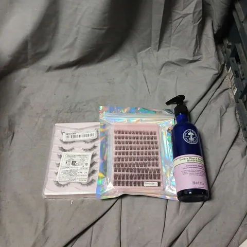 APPROXIMATEY 20 ASSORTED HEALTH AND BEAUTY PRODUCTS TO INCLUDE - NEALS YARD REMEDIES AND EYE LASH SETS ,