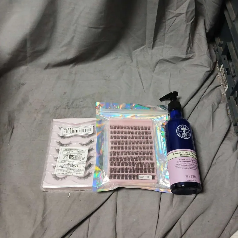 APPROXIMATEY 20 ASSORTED HEALTH AND BEAUTY PRODUCTS TO INCLUDE - NEALS YARD REMEDIES AND EYE LASH SETS ,