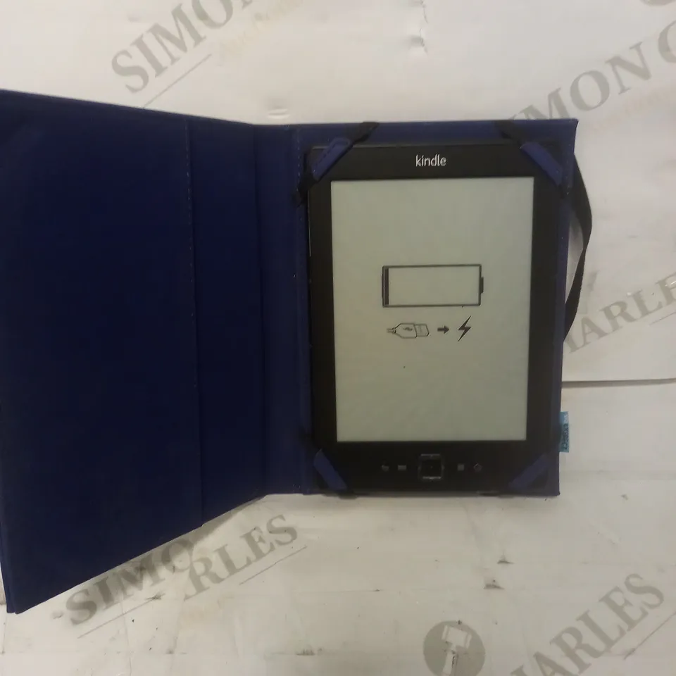 AMAZON D01100 KINDLE & CASE
