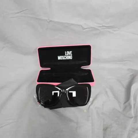 LOVE MOSCHINO SUNGLASSES - BLACK OVERSIZED RECTANGULAR FRAMES