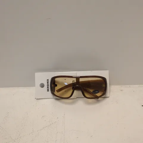BERSHKA SUNGLASSES – BROWN FRAME, AMBER LENSES