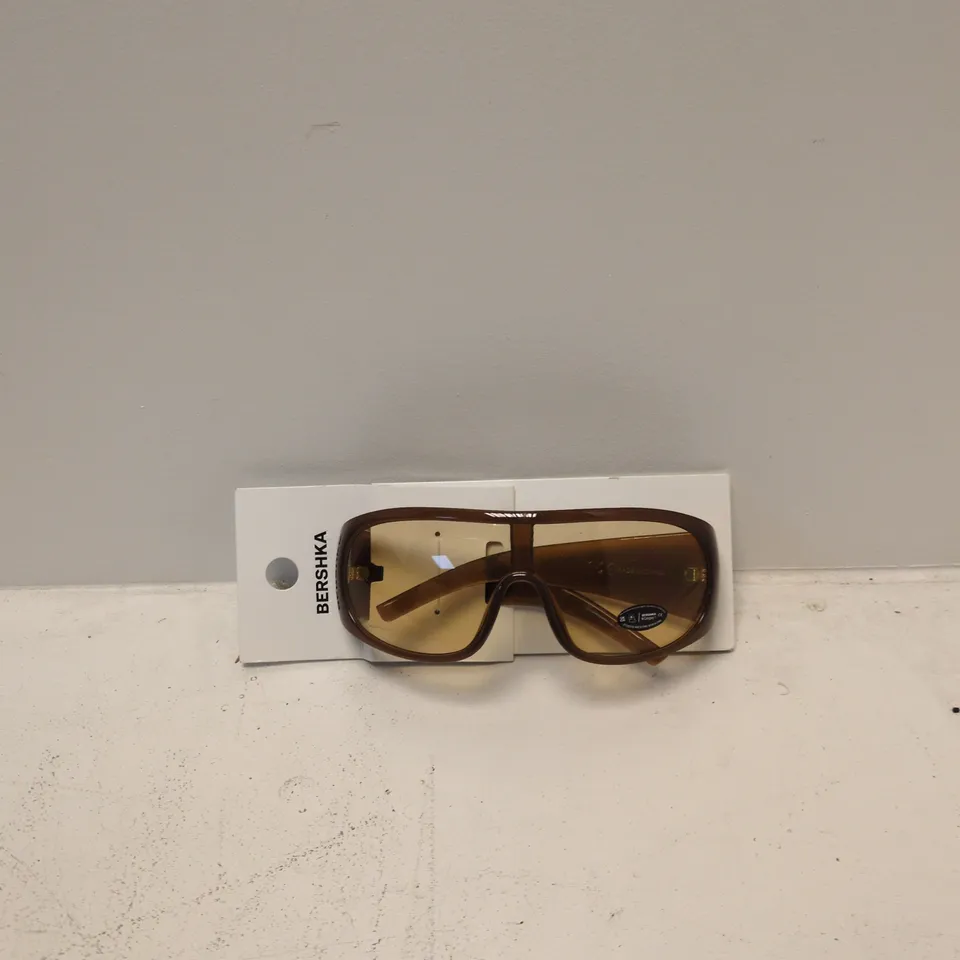 BERSHKA SUNGLASSES – BROWN FRAME, AMBER LENSES