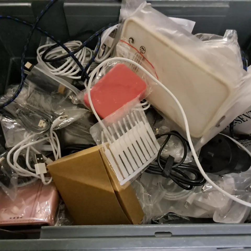 LOT OF ASSORTED MOBILE PHONE ACCESSORIES TO INCLUDE CASES, CHARGERS, SCREEN PROTECTORS AND PHONE STANDS