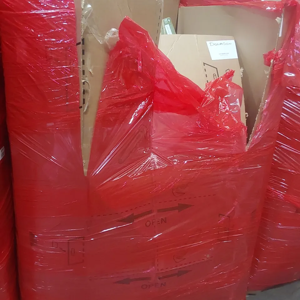 PALLET CONTAINING A VERY LARGE QUANTITY OF ASSORTED ITEMS INCLUDING: COOKER HOOD, RUG, COLLAPSIBLE WAGON ECT