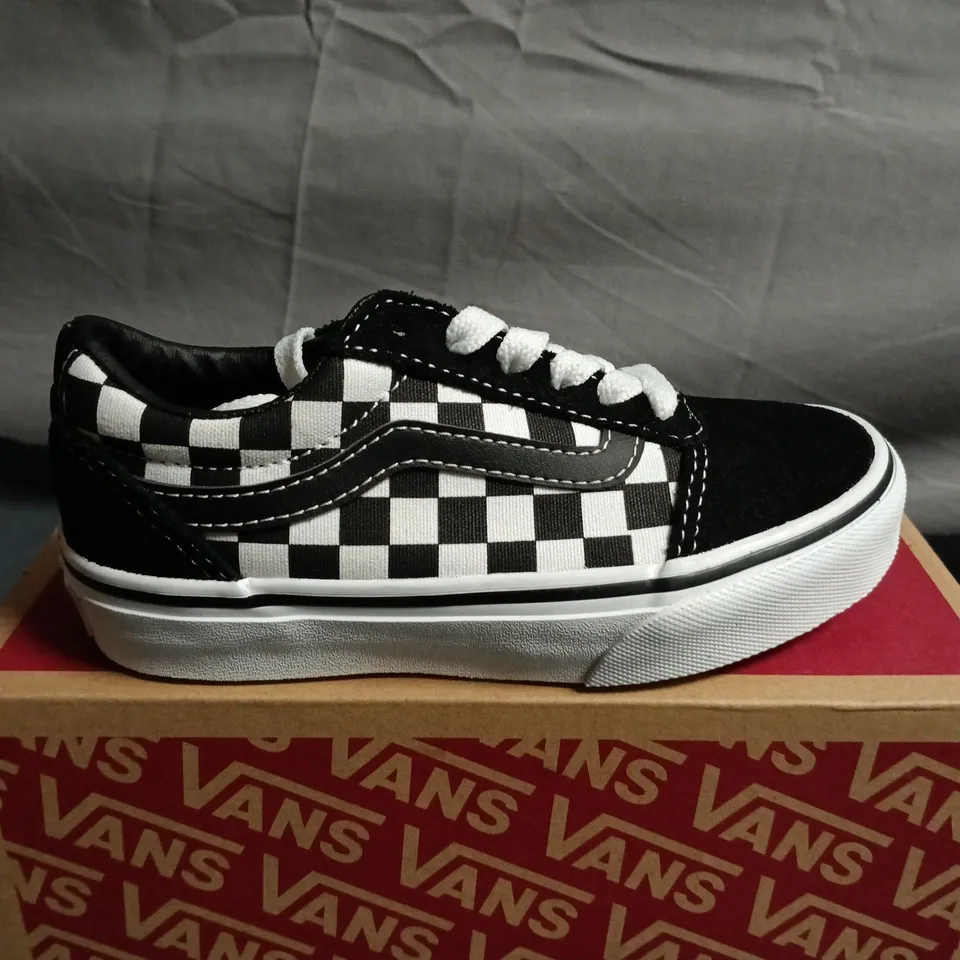 BOXED PAIR OF KIDS VANS CHECKERBOARD TRAINERS - UK SIZE 11