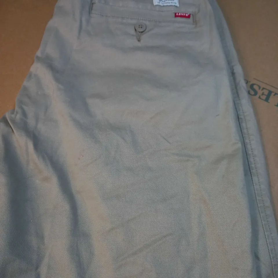 LEVIS STONE CHINO SHORTS - MEDIUM
